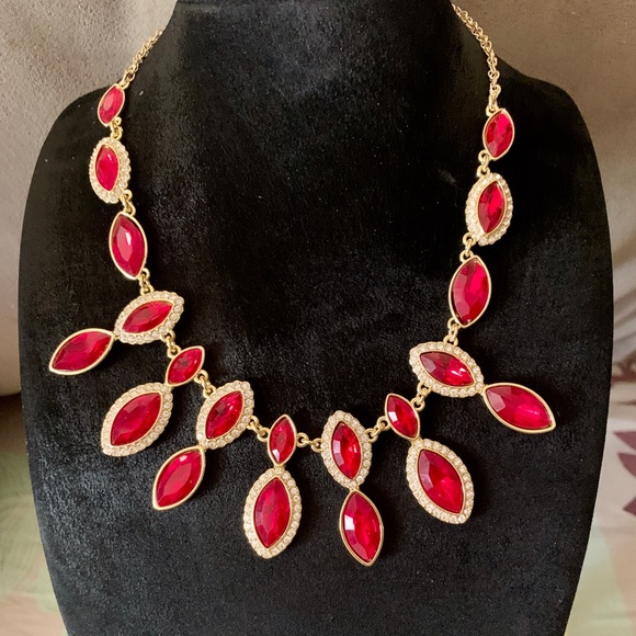 MONET Gorgeous Red & Clear Crystals Gold Tone Necklace Holiday Jewelry NWOT - Picture 9 of 14